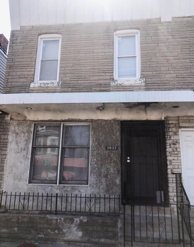 2032 Edgmont Ave, Chester, PA 19013 Townhome Rentals in Chester PA