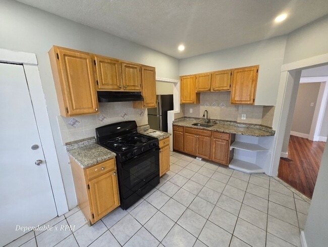 Photo - 20 Maywood St Apartment