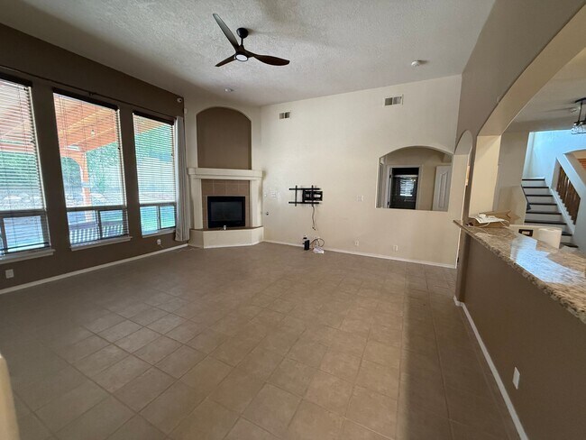 Foto del edificio - 6400 Freemont Hills Loop NE