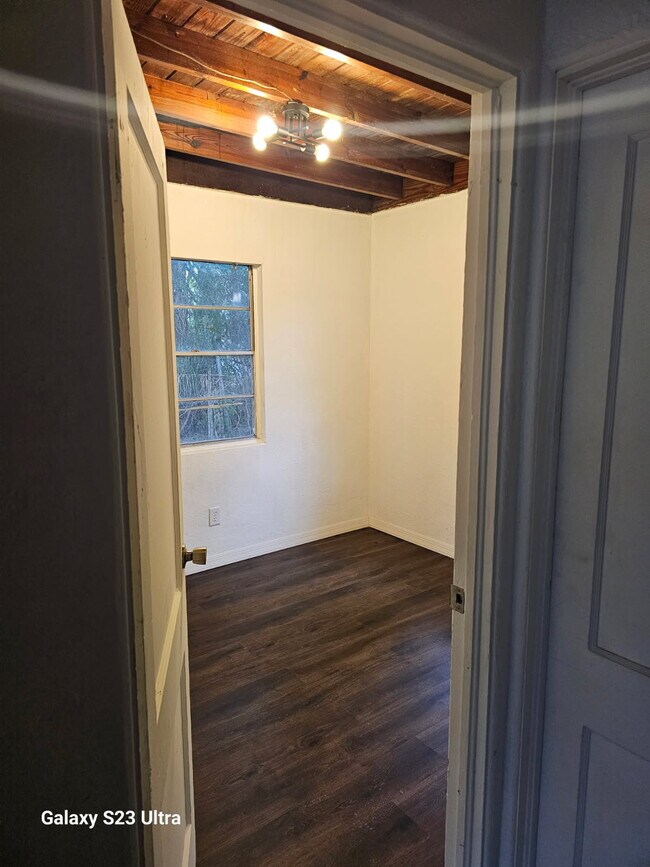 Foto del edificio - 501 Avenue L NE