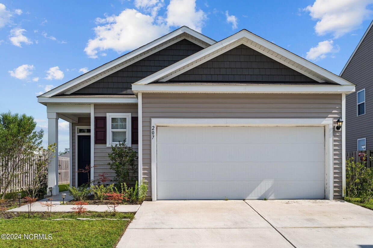 Foto principal - 207 Airlie Vista Ln