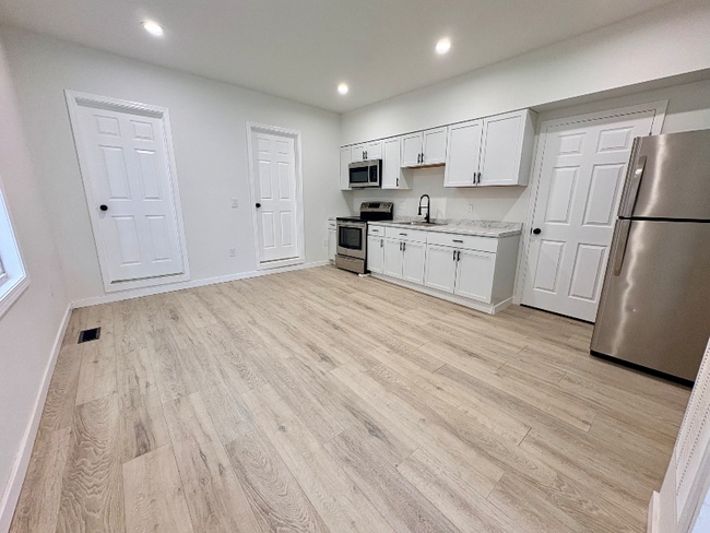 Building Photo - 115 Crawford Ave