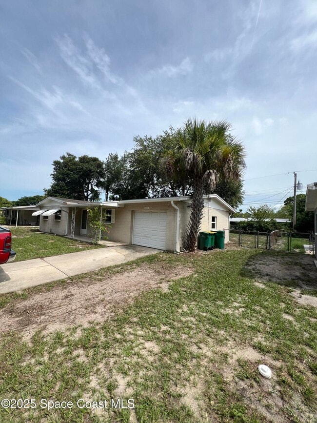 Building Photo - 2010 Ivy Dr