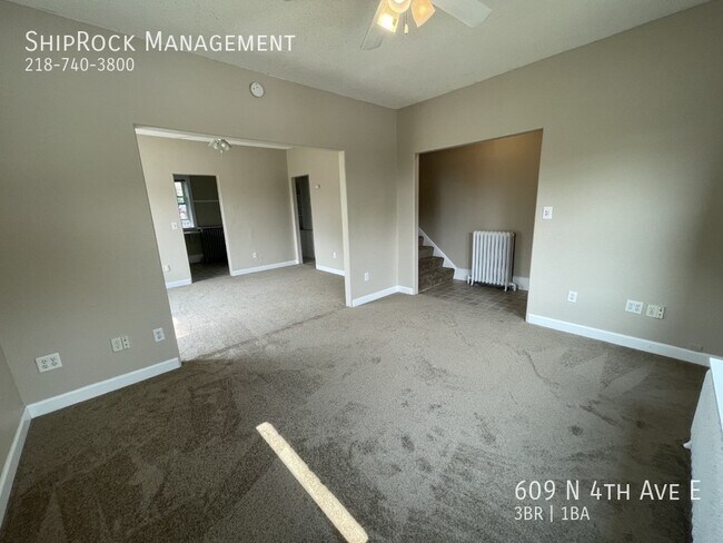 Building Photo - 609 N 4th Ave E