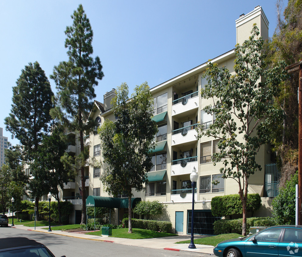Primary Photo - The Park At 10th Avenue