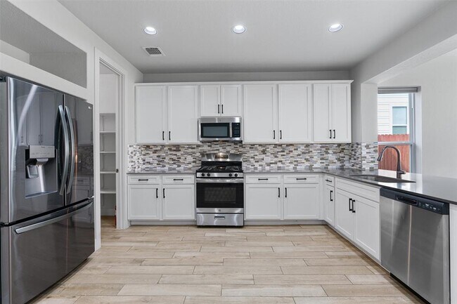 Foto del edificio - 11217 Charger Wy