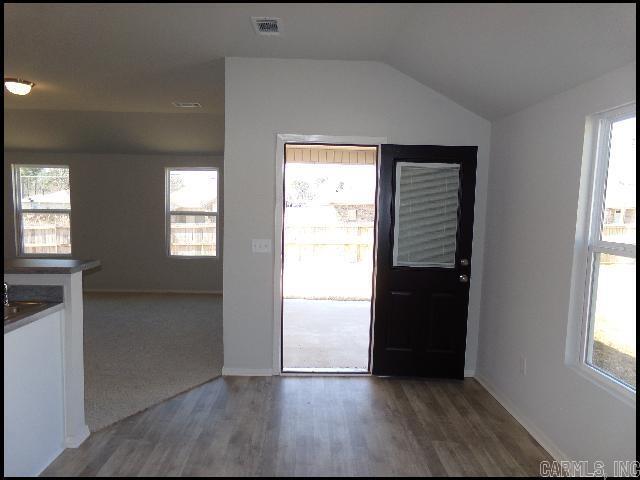 Foto del edificio - 6210 McPherson Rd