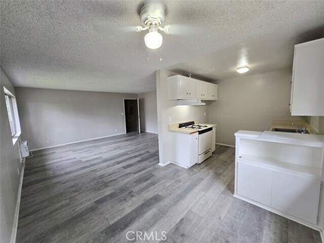 Building Photo - 434 N Terry Way