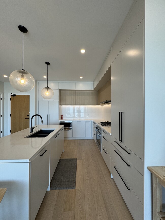 Building Photo - 20416 Park Av