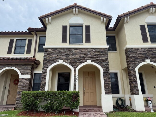 Foto del edificio - 3204 SE 5th Ct