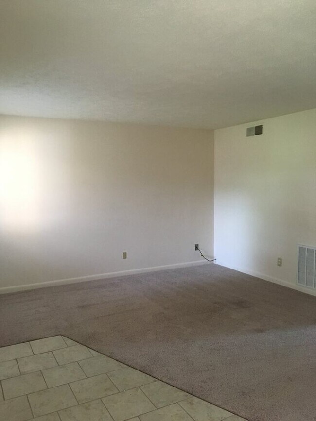 Foto del edificio - Twelve Oak Apartments