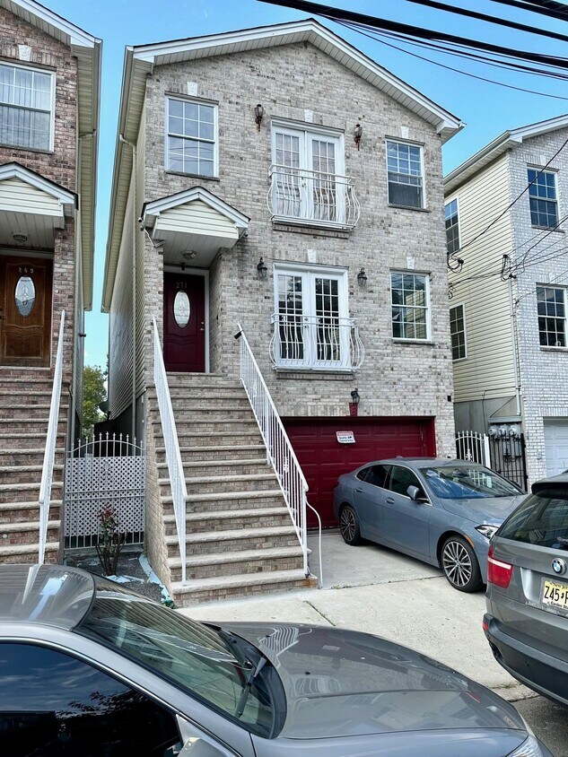 271 Grant Ave Unit 1, Jersey City, NJ 07305 Condo for Rent in Jersey
