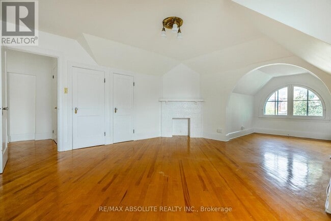 Photo du bâtiment - 258-258 Daly Ave