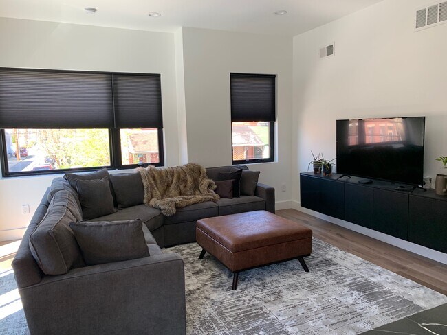 Foto del edificio - 3222 Turner St