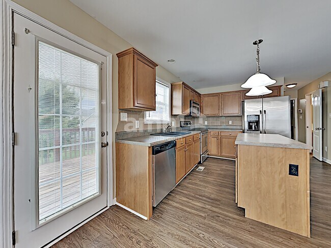 Foto del edificio - 5523 Golden Gate Rd