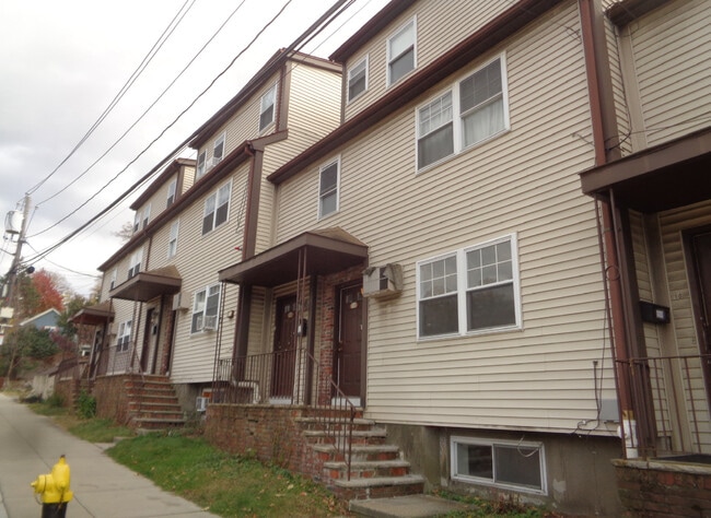 Building Photo - 54 Vineland St