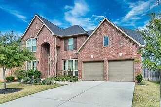 Building Photo - 28810 Davenport Dr