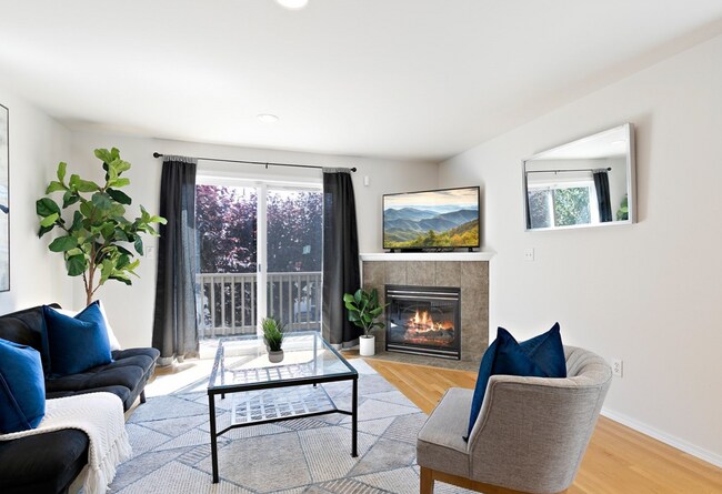 Building Photo - Wonderful 3 bed Townhome w/garage in Northgate! AVAILABLE 10/7/2026!