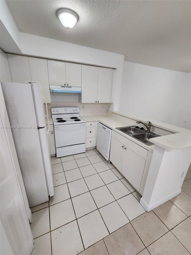Foto del edificio - 11060 SW 196th St
