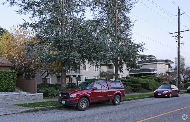 Photo du bâtiment - Fraser West