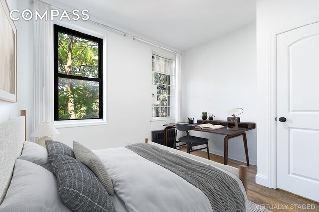 Photo - 315 E 5th St House