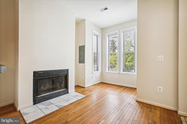 Building Photo - 2025 11th St NW