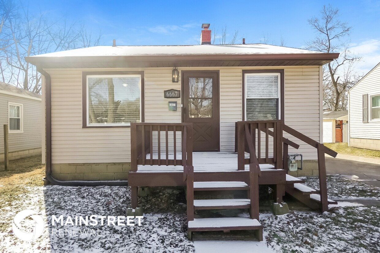 Primary Photo - 6667 E 17th St