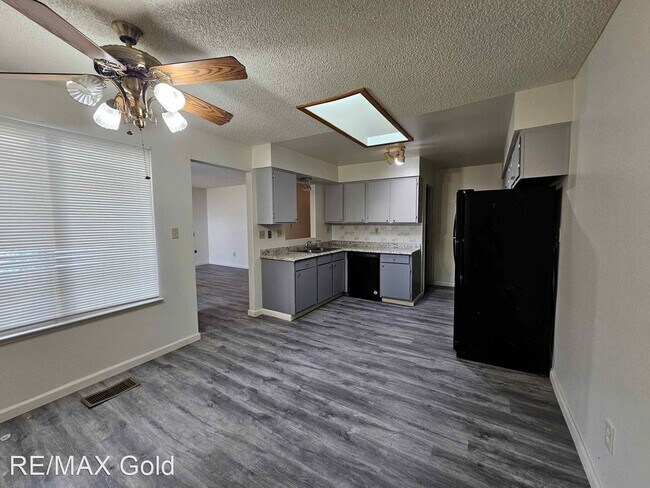 Building Photo - 3 br, 2 bath House - 6575 Peppermint Drive