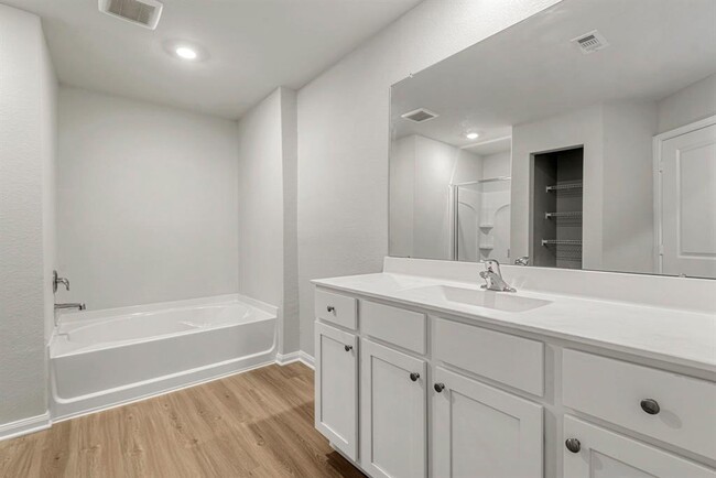 Foto del edificio - 6434 Elm St