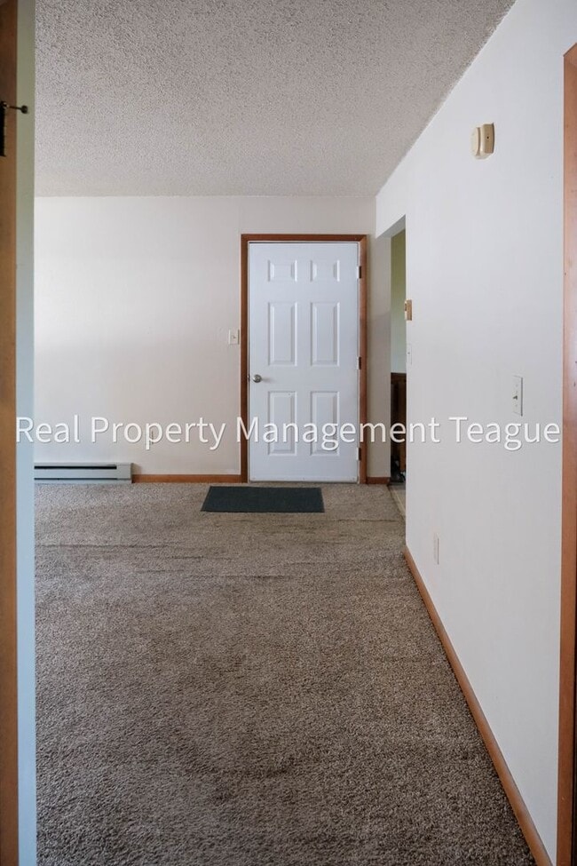 Building Photo - 32 B Pine Lane