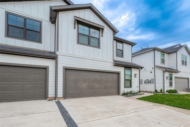 Building Photo - 27838 Western Crk Ct