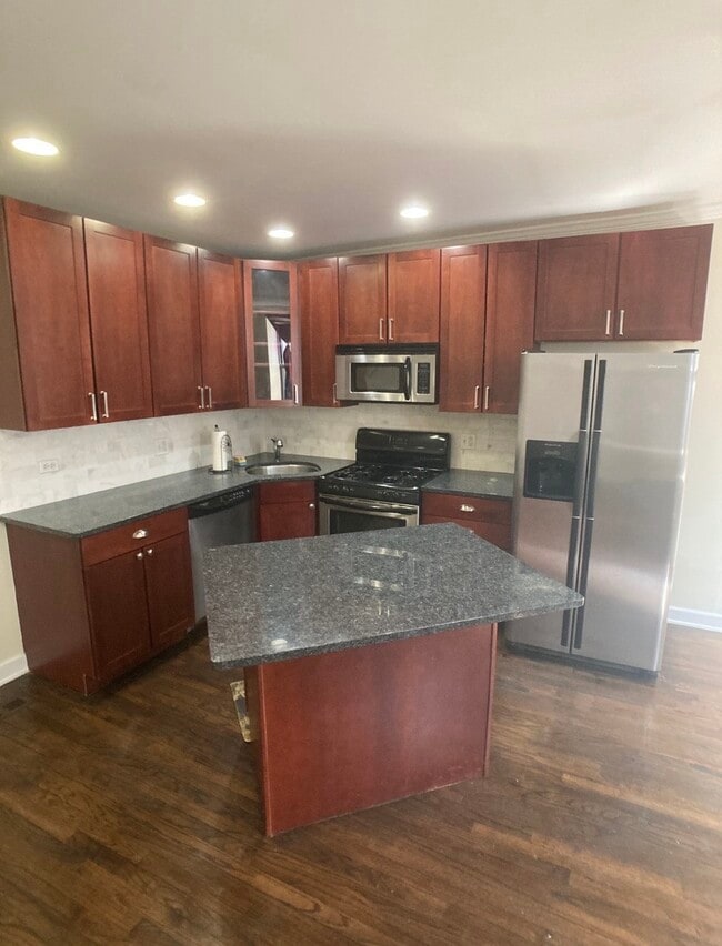 Foto del edificio - 1119 W Grand Ave