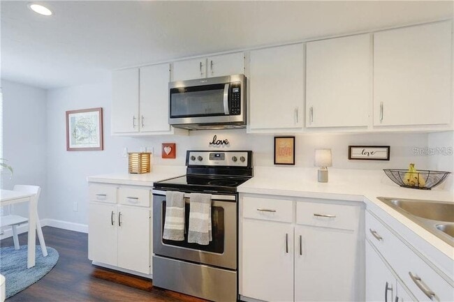 Foto del edificio - 5210 Wedgewood Ln