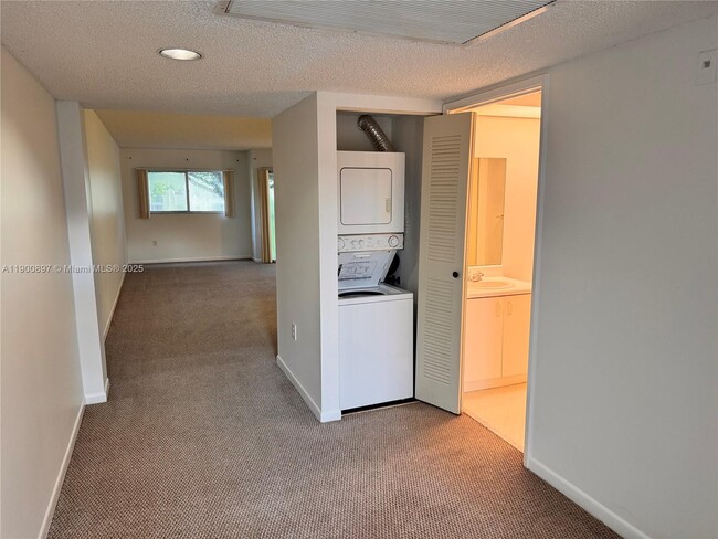 Foto del edificio - 13105 SW 16th Ct