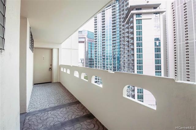 Building Photo - 1717 Ala Wai Blvd