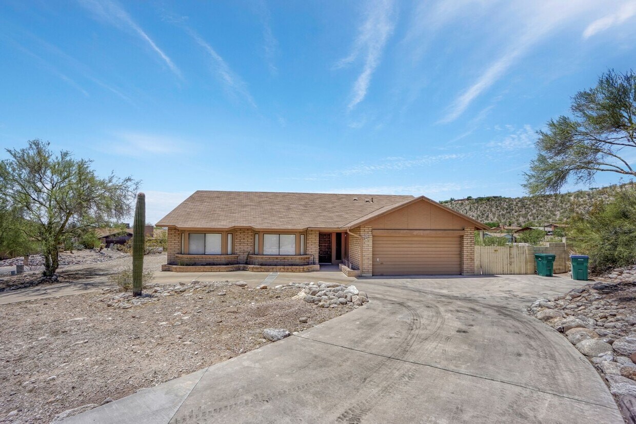 Primary Photo - Pending/ Rented - Serene 3-bed 2-bath