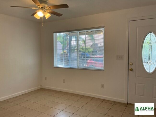 Building Photo - New ; paint , Stove , hood &amp; front gate