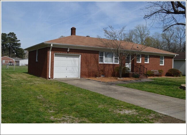 Building Photo - 908 Gould Ave