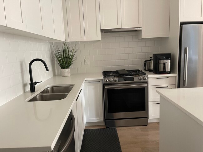 Building Photo - 5415 Brydon Cres