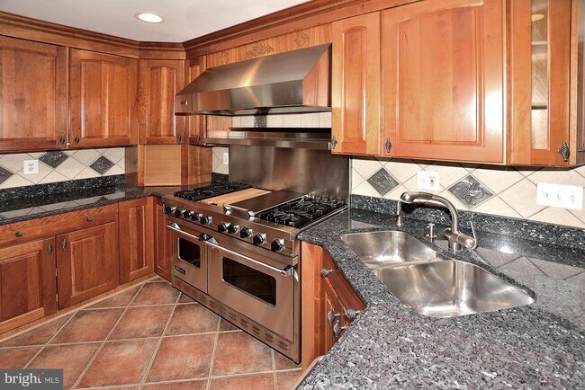 Foto del edificio - 11093 Robert Carter Rd