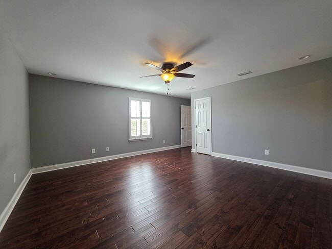 Building Photo - For Lease  End-Unit 3-Bedroom Townhome wit...