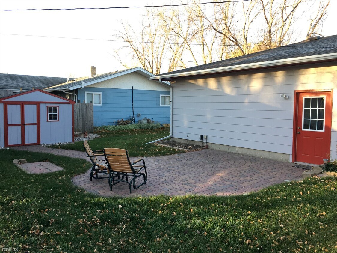 Primary Photo - 3 br, 2.5 bath House - 1026 Thomas Ave