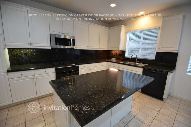 Building Photo - 21779 Redwood Canyon Pl