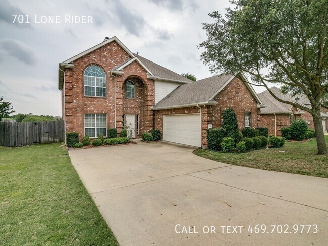 Building Photo - Stunning 5-Bedroom Residence in the Desira...
