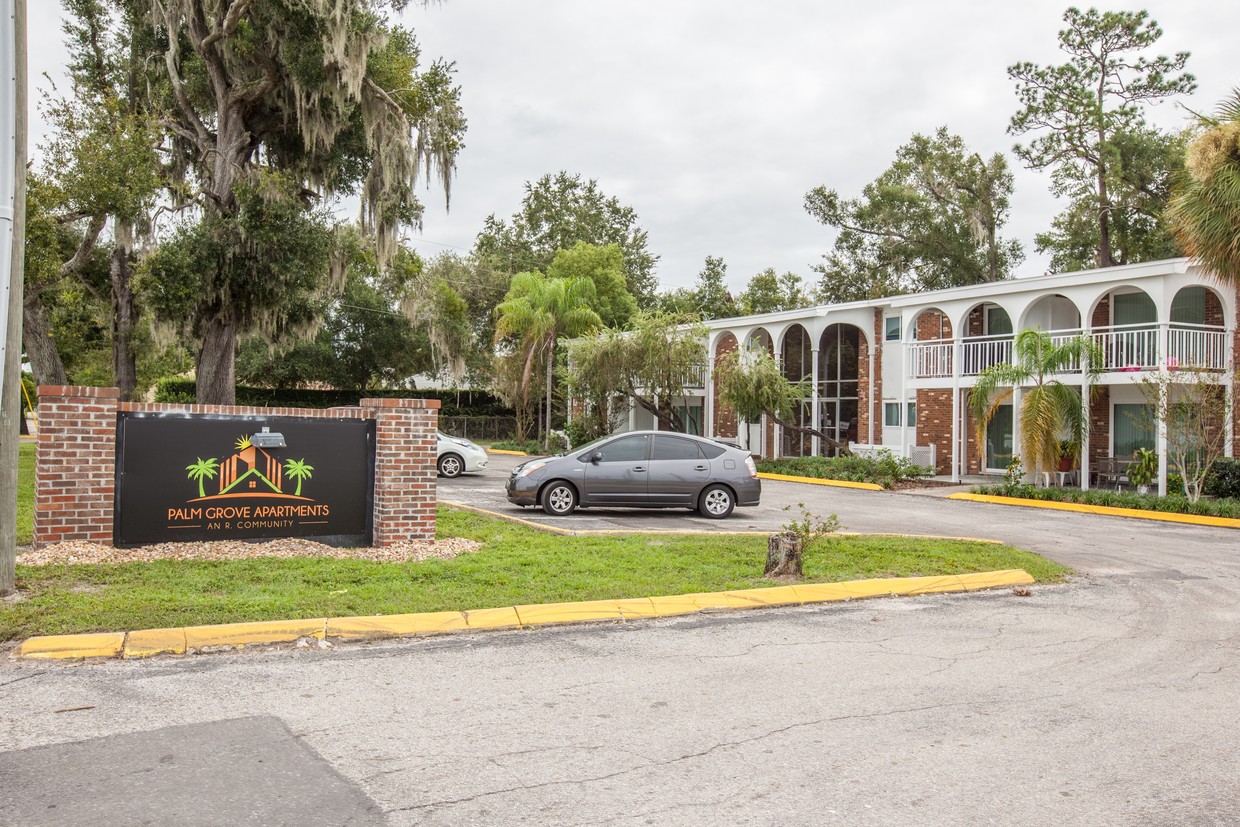 Palm Grove Apartments Orlando