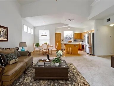 Foto del edificio - 1075 Esparanza Way