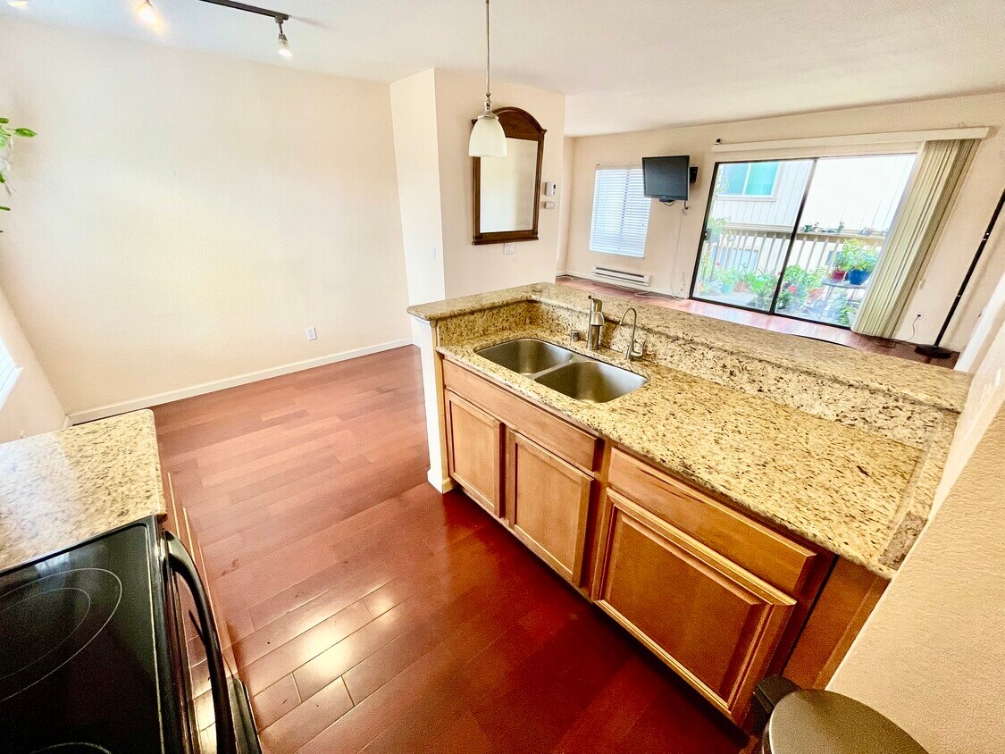 300 Glenwood Cir Unit 300 Glenwood 147, Monterey, CA 93940 Condo for