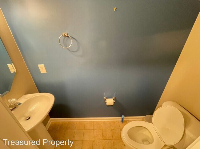 Building Photo - 3 br, 2.5 bath House - 14 Brevard Ct