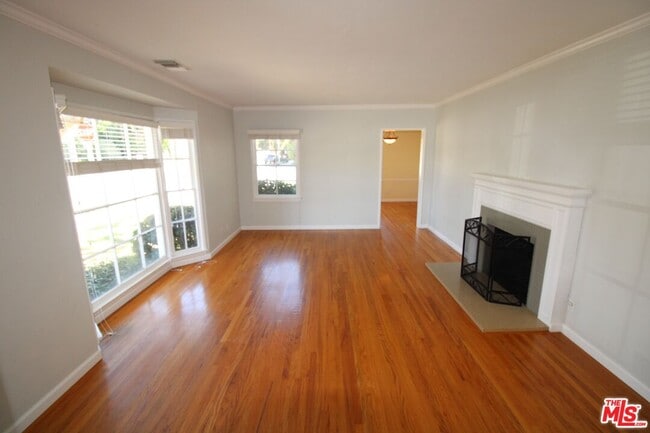 Building Photo - 11410 Aqua Vista St