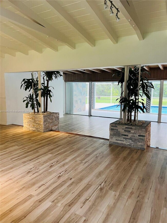 Foto del edificio - 7790 SW 117th St